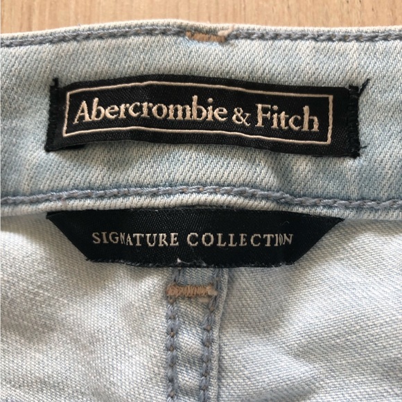 Abercrombie & Fitch Signature Collection Light Wash Blue Jeans Size 29/30R - Picture 8 of 12
